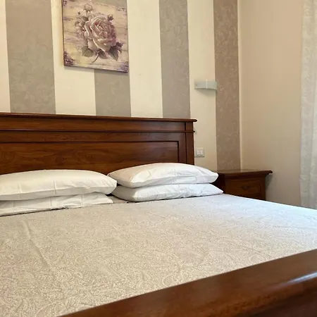 Casa Erika Al Mare * Варацце